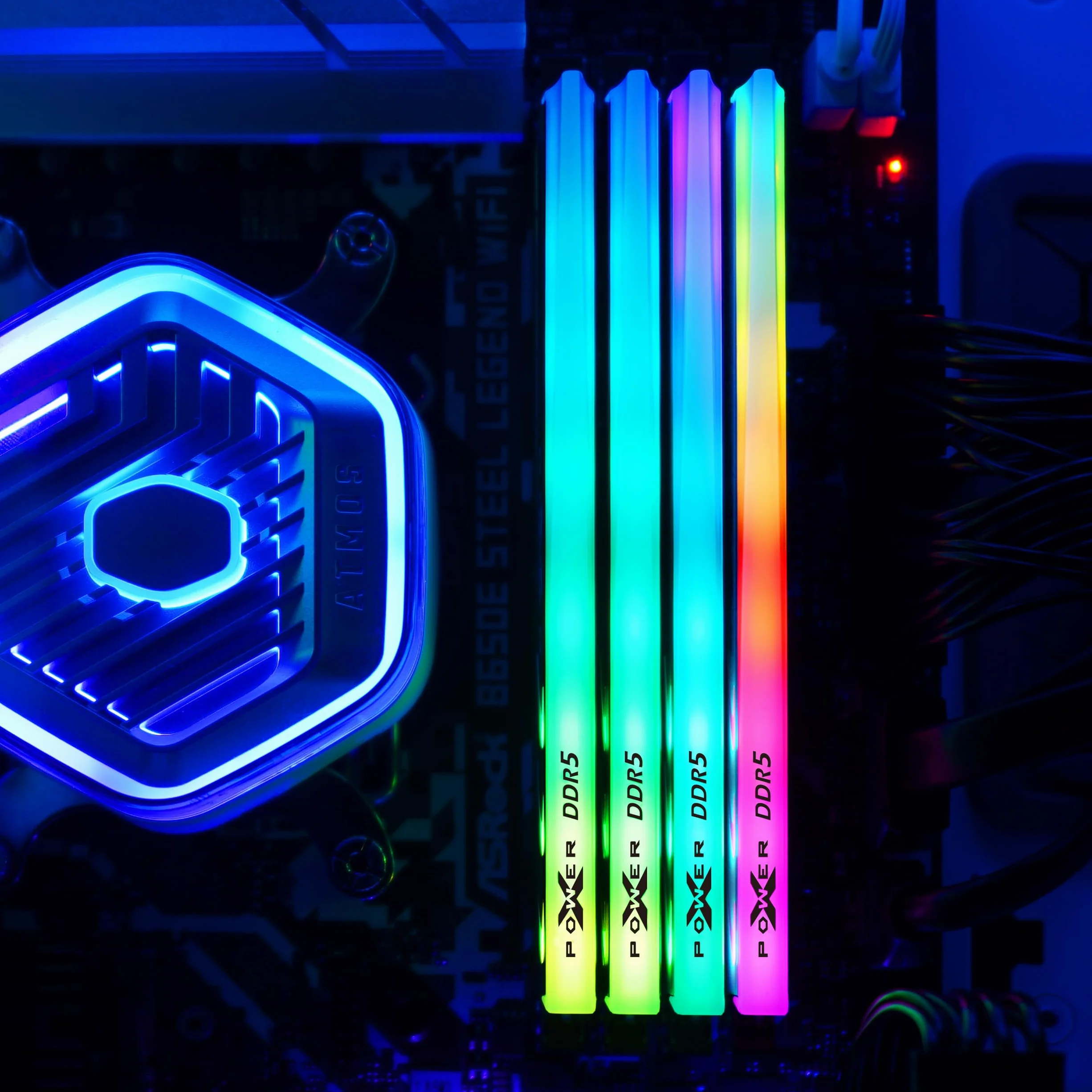 Silicon Power DDR5 16 GB Storm RGB 6000MT/s (PC5-48000) 288-pinowy CL36 1,35 V UDIMM moduł pamięci stacjonarnej RAM SP016GXLWU60FFSL biały