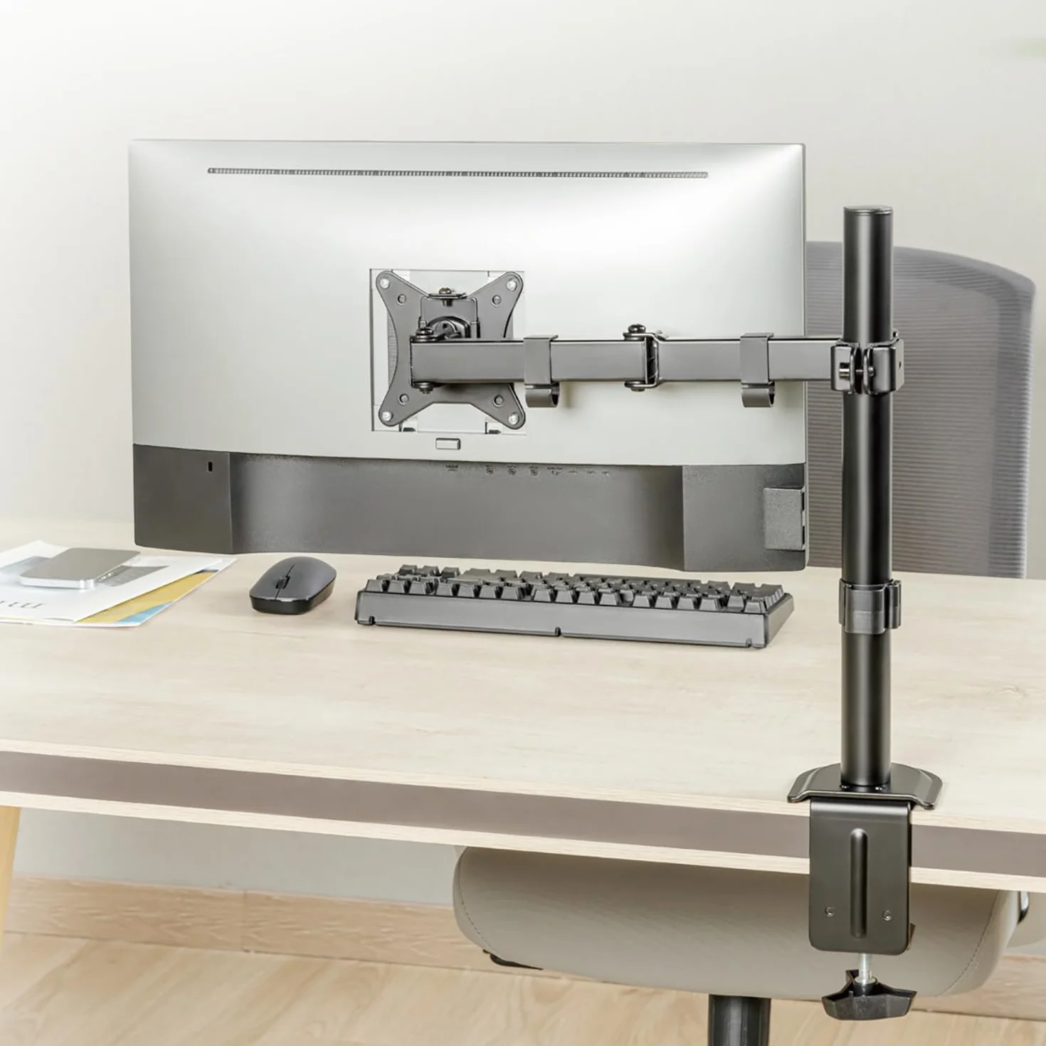 Uchwyt biurkowy do monitora LCD Maclean, 17-32", 9kg, VESA 75x75 oraz 100x100 podwójne ramię, MC-753N