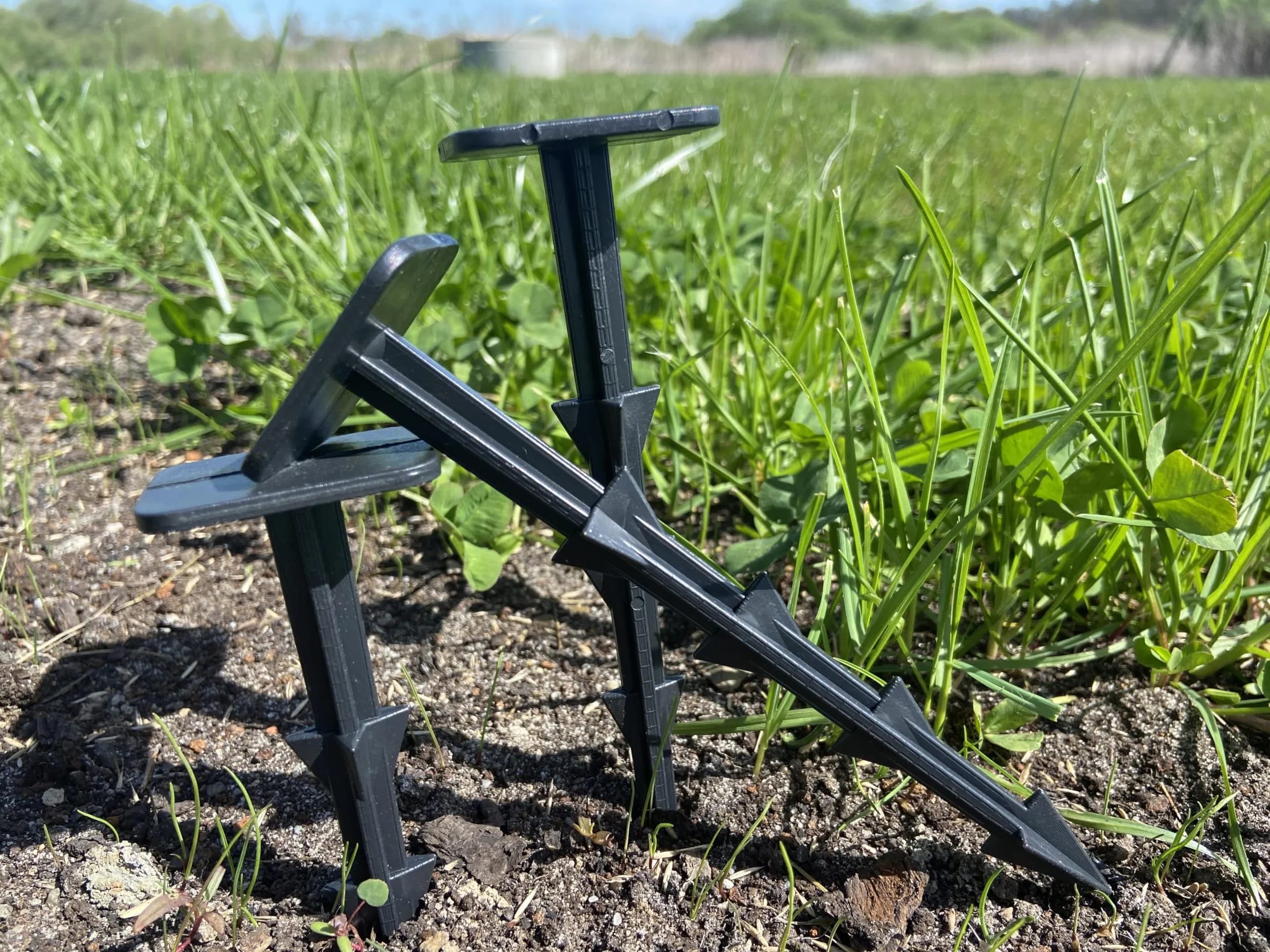 WDB - Kotwy gruntowe do włókniny chwastobójczej - Kotwa rozporowa 15 cm z polipropylenu (PP) do agrotkaniny - Kotwy gruntowe czarne 50 szt.