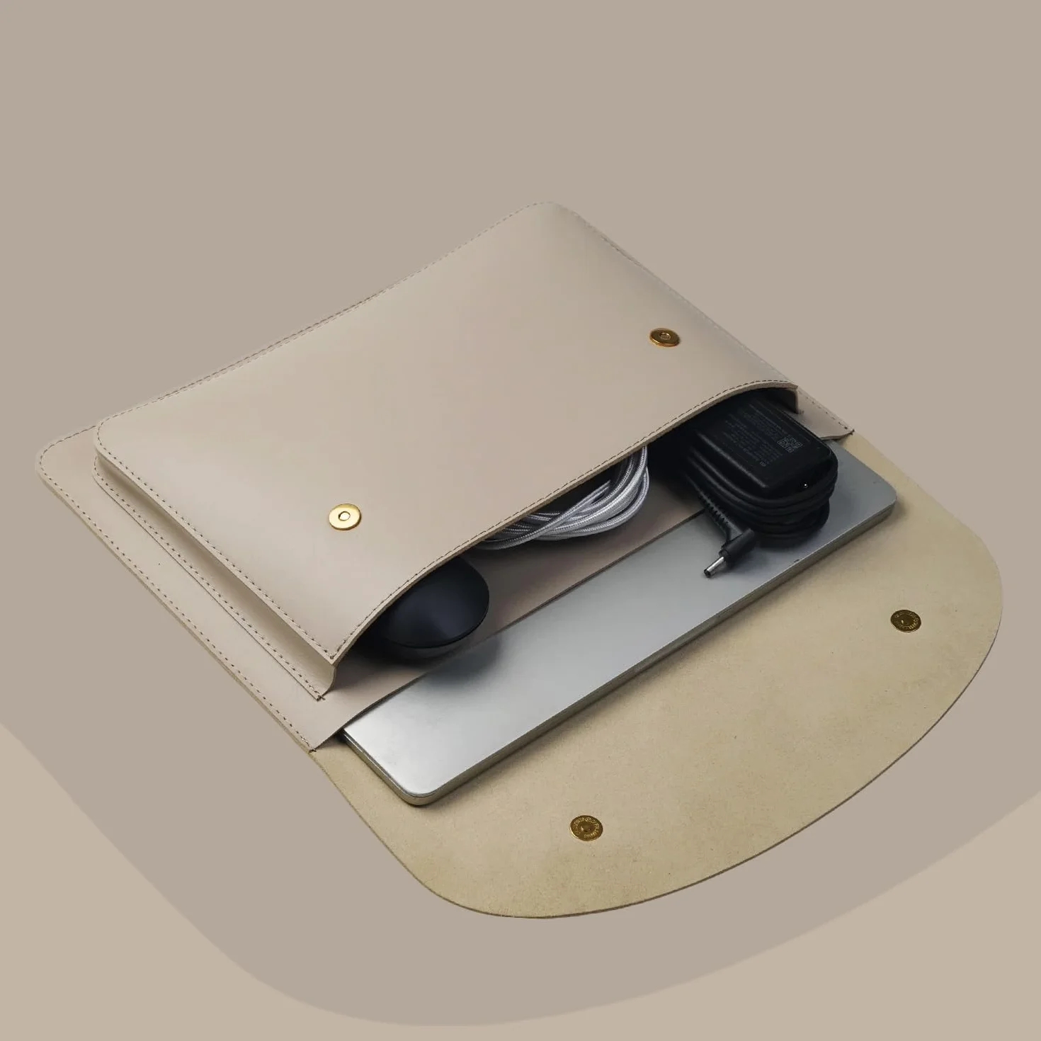 Skórzany pokrowiec na laptopa 33.0 cm, kompatybilny z MacBook Air 13 A2681 A2337 A2179 A1932/Pro 13 M2 A2686 M12338 kolor piaskowy