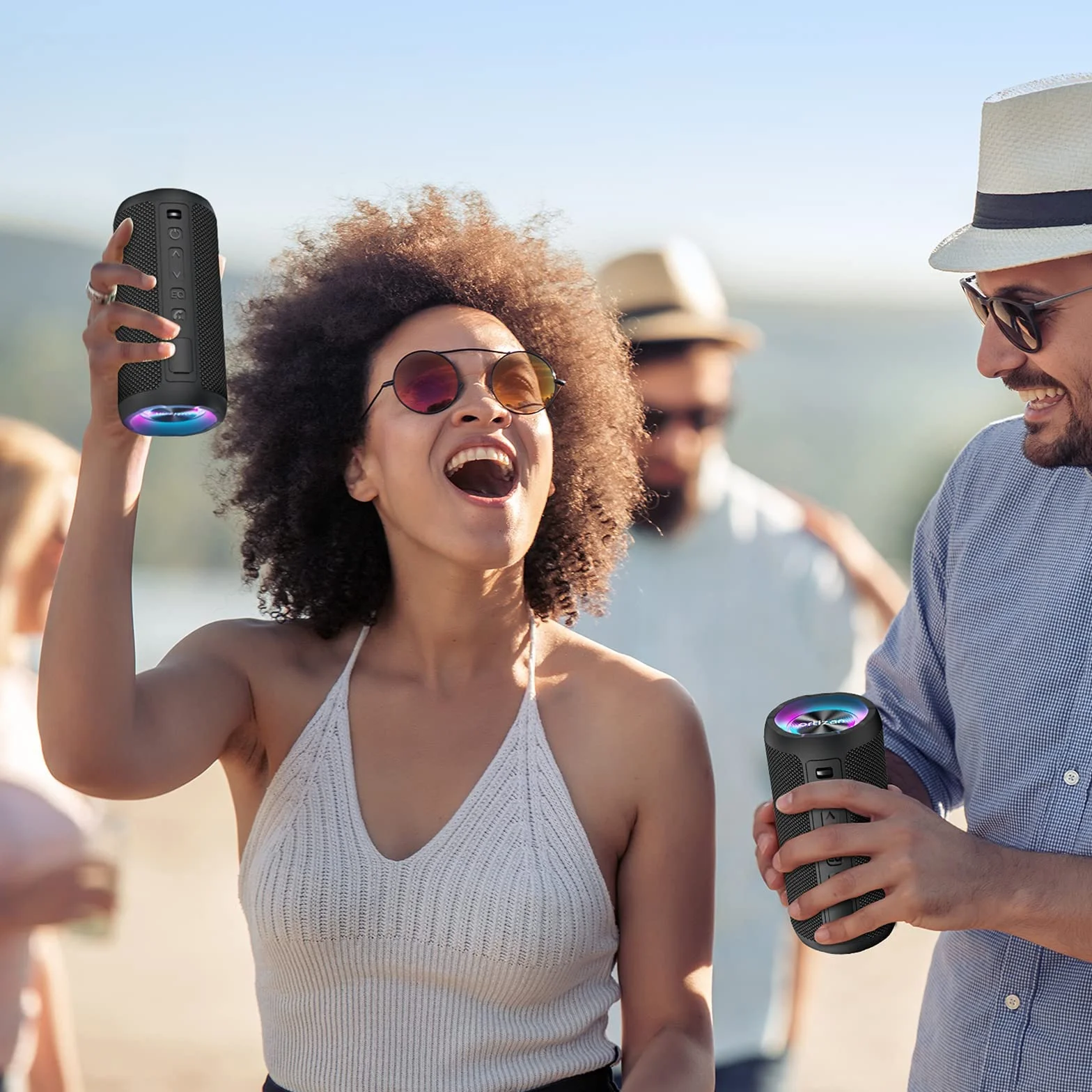 Ortizan Głośnik Bluetooth, przenośne bezprzewodowe głośniki Bluetooth ze światłem LED, głośniejsza głośność i ulepszony bas, wodoodporność IPX7, czas odtwarzania 30 godzin, trwały, głośny głośnik