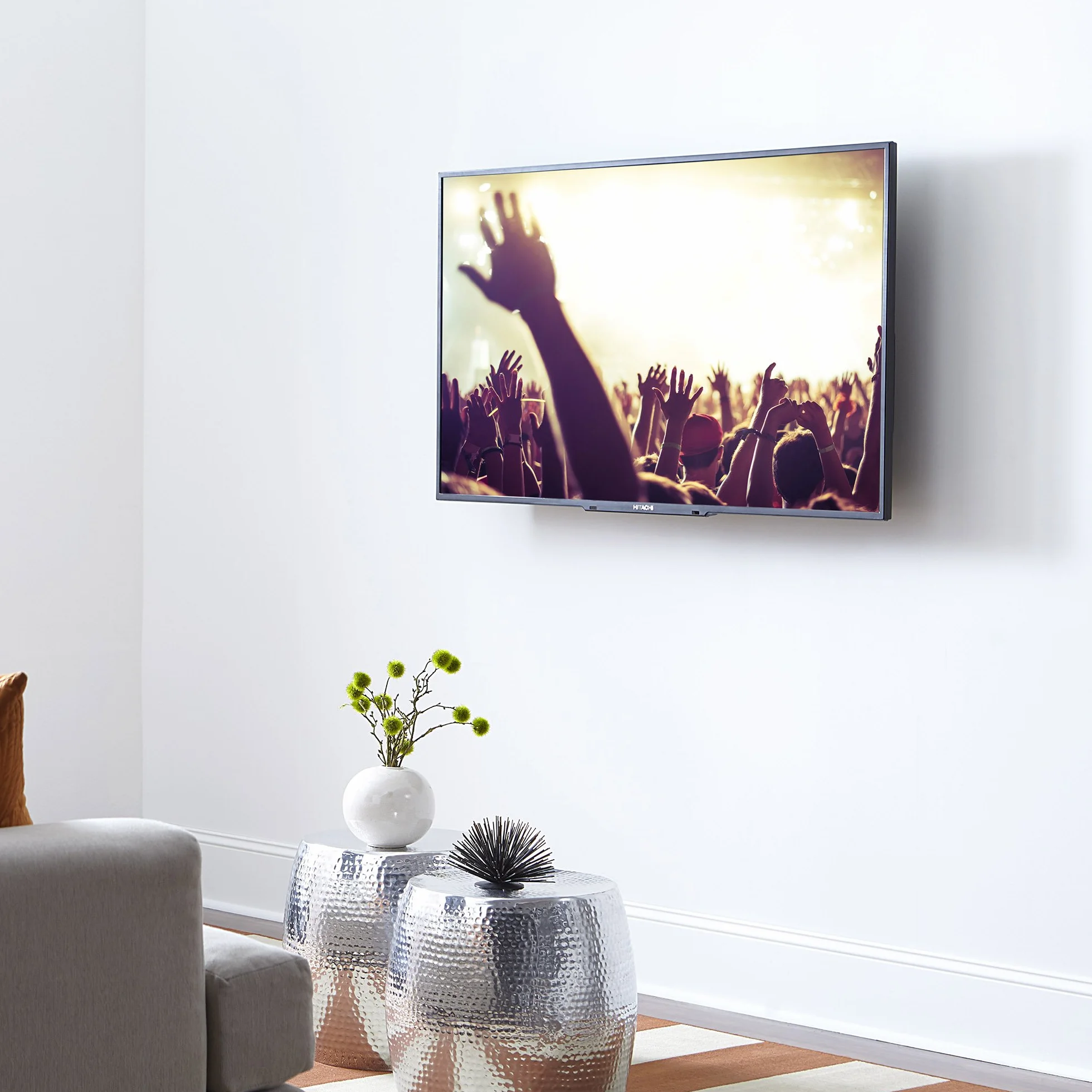 ECHOGEAR SlimView Uchwyt ścienny do telewizorów 32–80”, 3,2 cm, niski profil z systemem blokowania dostępu do kabli, dołączony sprzęt do samodzielnego montażu