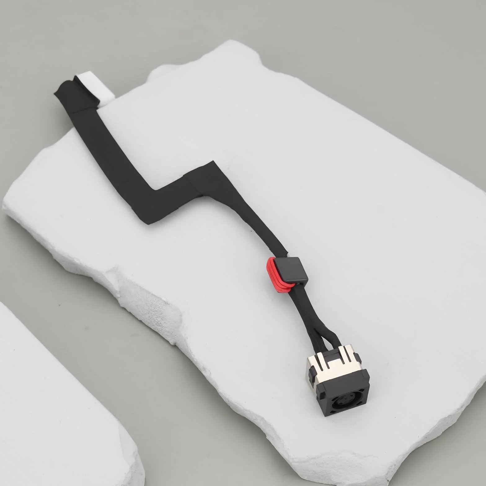 Kabel do ładowania DC Jack 0545MJ DC301017800 kompatybilny z Dell Precision 7750 7760
