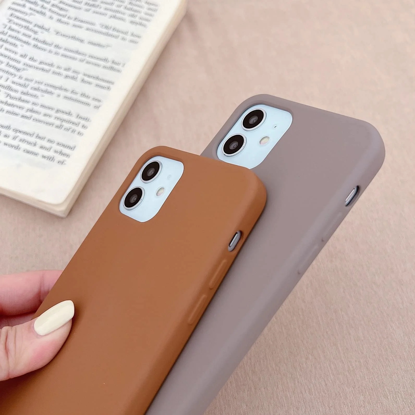 Emlivi Etui ochronne iPhone 16 Plus z paskiem na ramię, silikon TPU