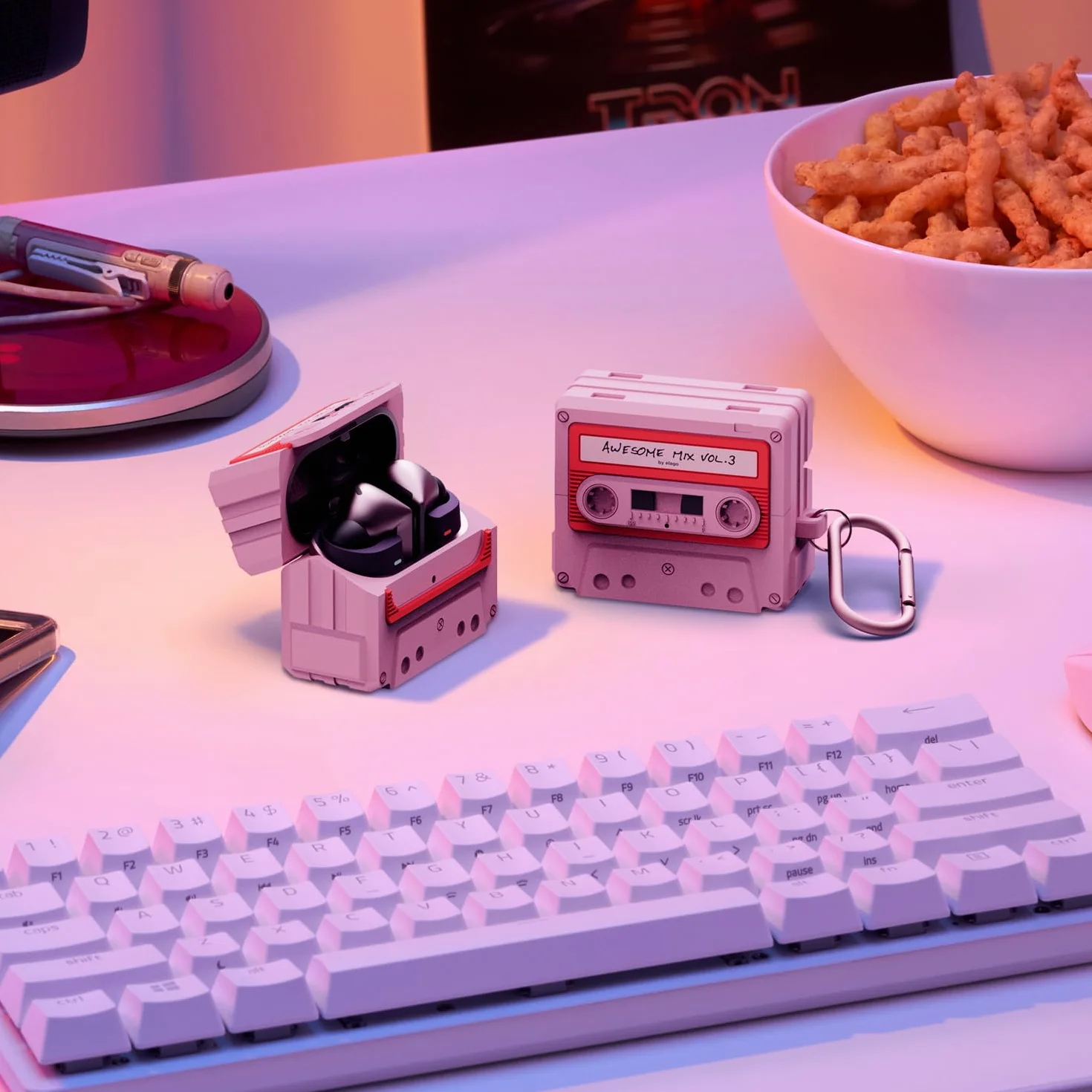 elago Etui Kasetowe do Galaxy Buds 3/3 Pro/3 Fe | Etui w Stylu Kasety, w Zestawie z Karabińczykiem, Pełna Ochrona, Akcesoria do Słuchawek (Klasyczna Biel)