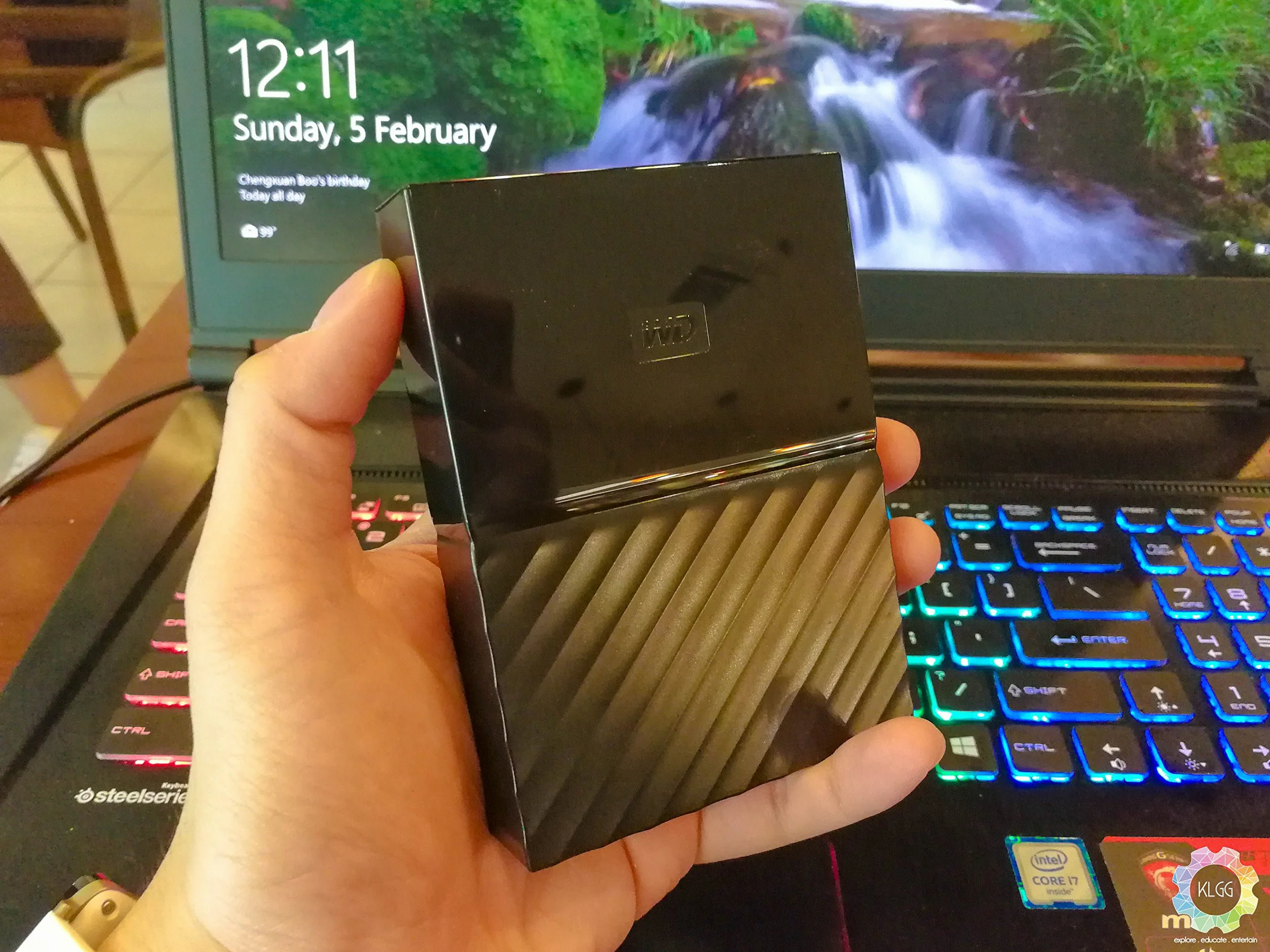 WD My Passport 2 TB, przenośny zewnętrzny dysk twardy (6,4 cm (2,5 cala), z ochroną hasłem, standardowa powierzchnia czarna, WDBYNN0020BBK-WESN