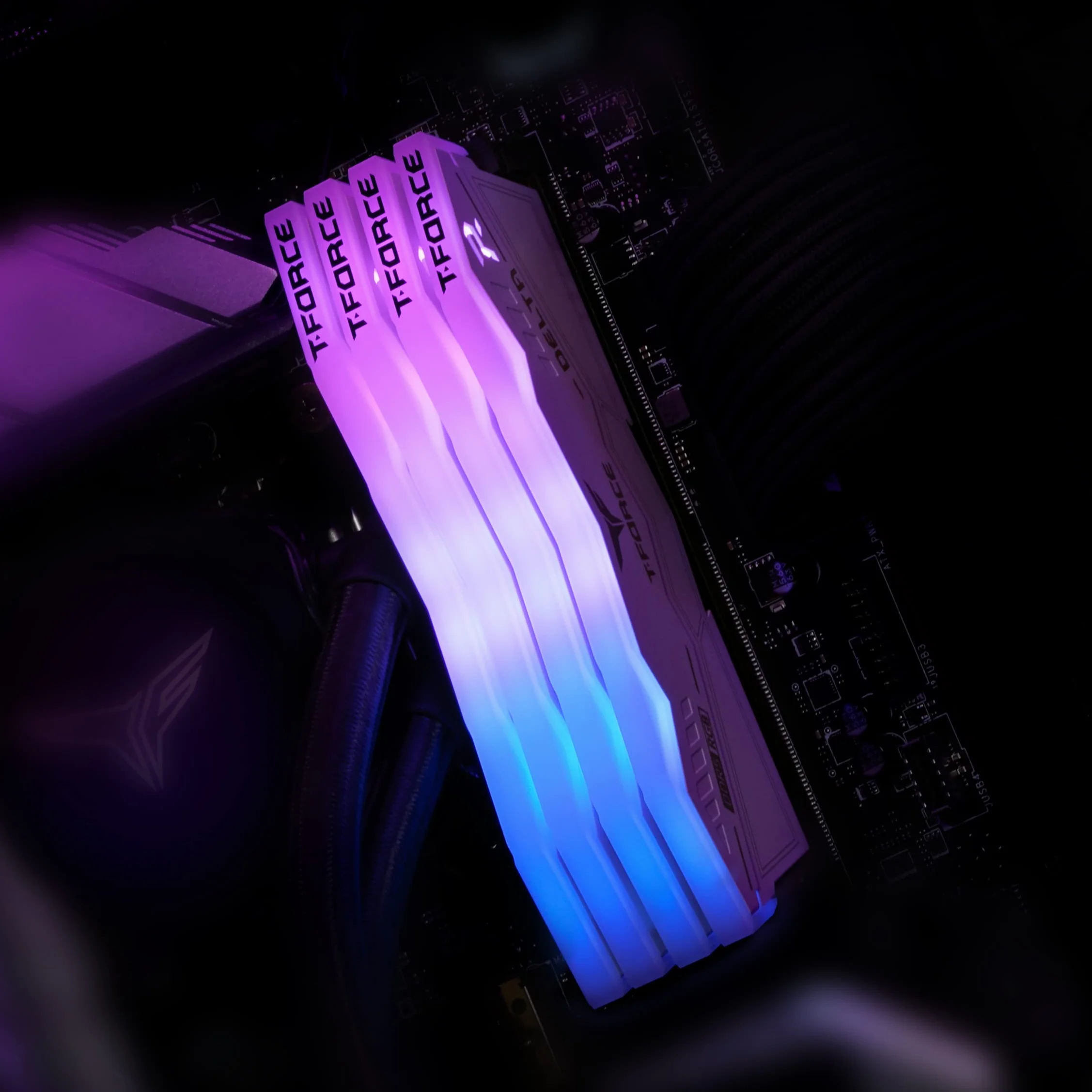 DIMM 32 GB DDR5-6000 (2 x 16 GB) Dual-Kit (bia?y, FF4D532G6000HC30DC01, Delta RGB, INTEL XMP)