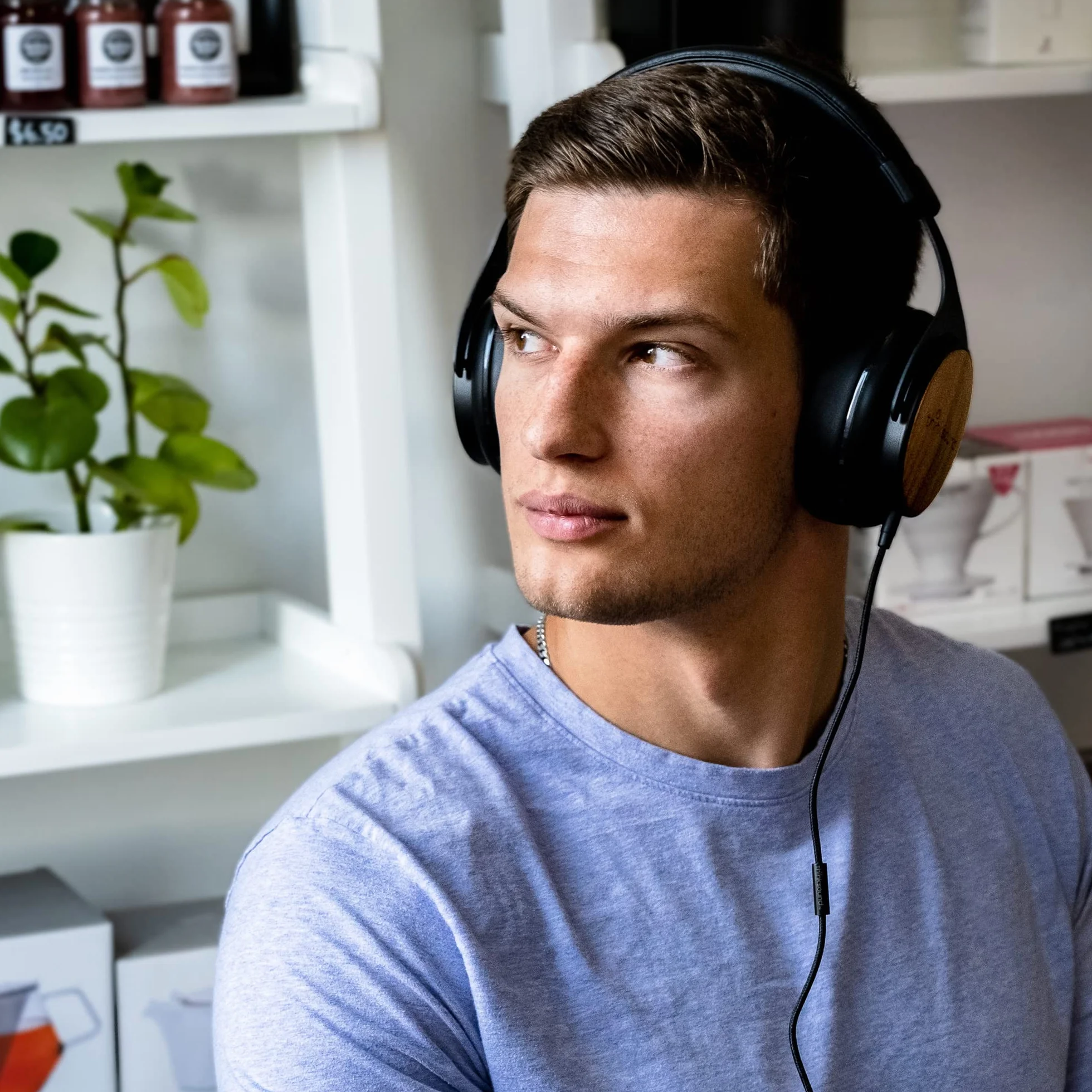 thinksound ov21 Przewodowe, zamknięte tylne słuchawki z mikrofonem – wykonane z drewna pozyskiwanego w sposób zrównoważony – stworzone dla entuzjastów muzyki, audiofilów, twórców podcastów i