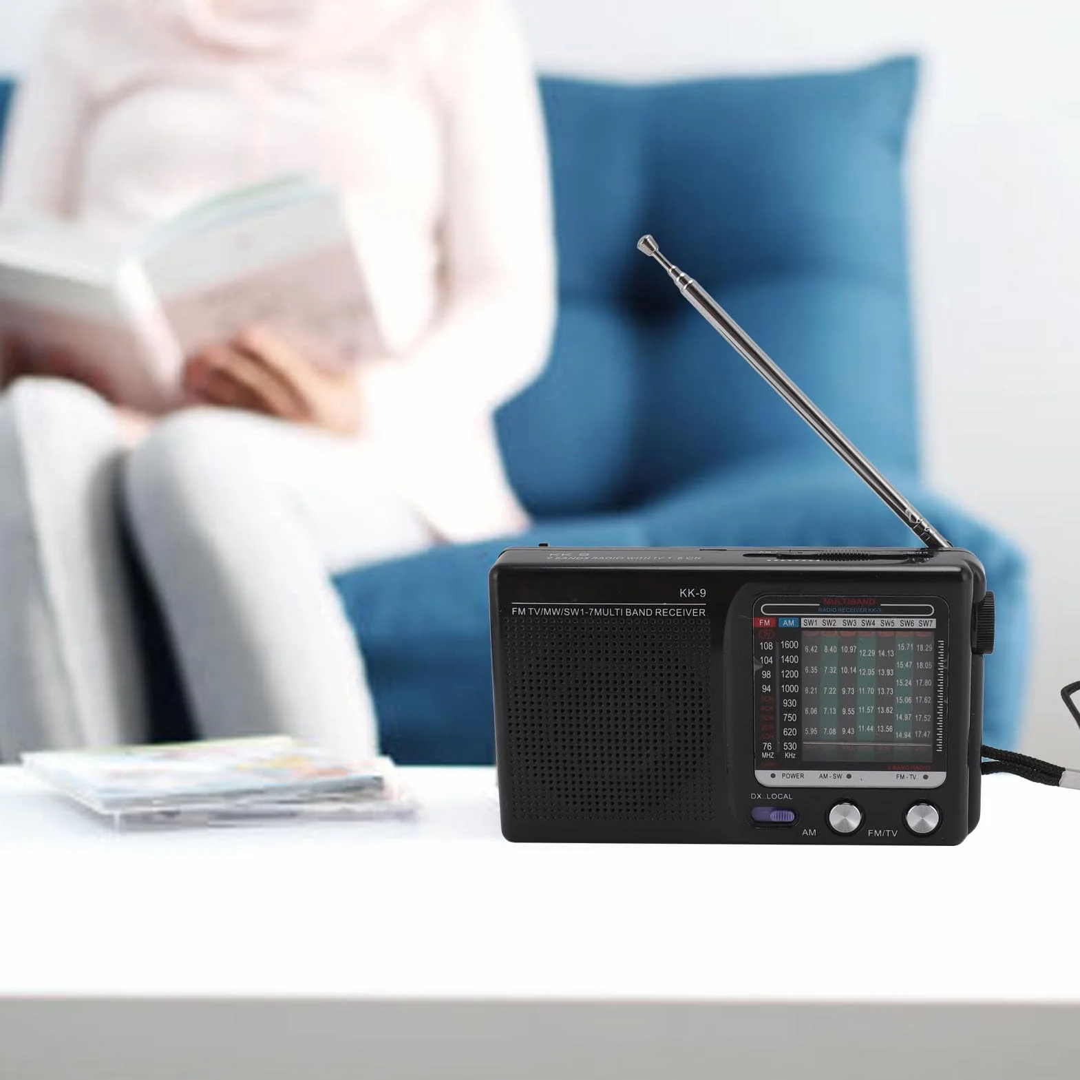 Przenośne radio wielopasmowe awaryjne dla osób starszych z chipem