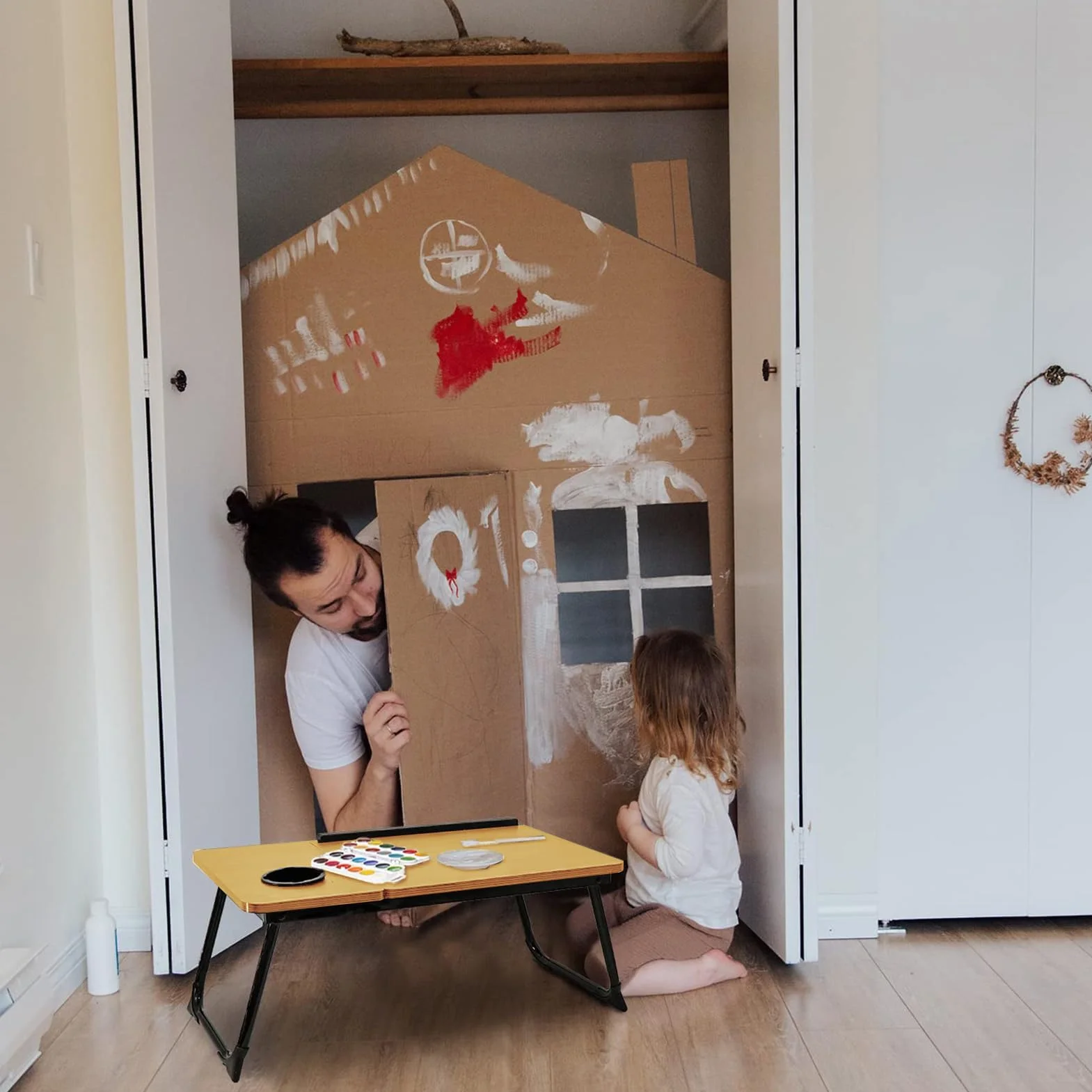 Przenośne biurko na łóżko – regulowana taca na laptopa z przegródkami na kubki, trwała, kompaktowa konstrukcja, gładka powierzchnia, stół wielofunkcyjny, idealna na sofę, łóżko podłogowe, do pokoju w