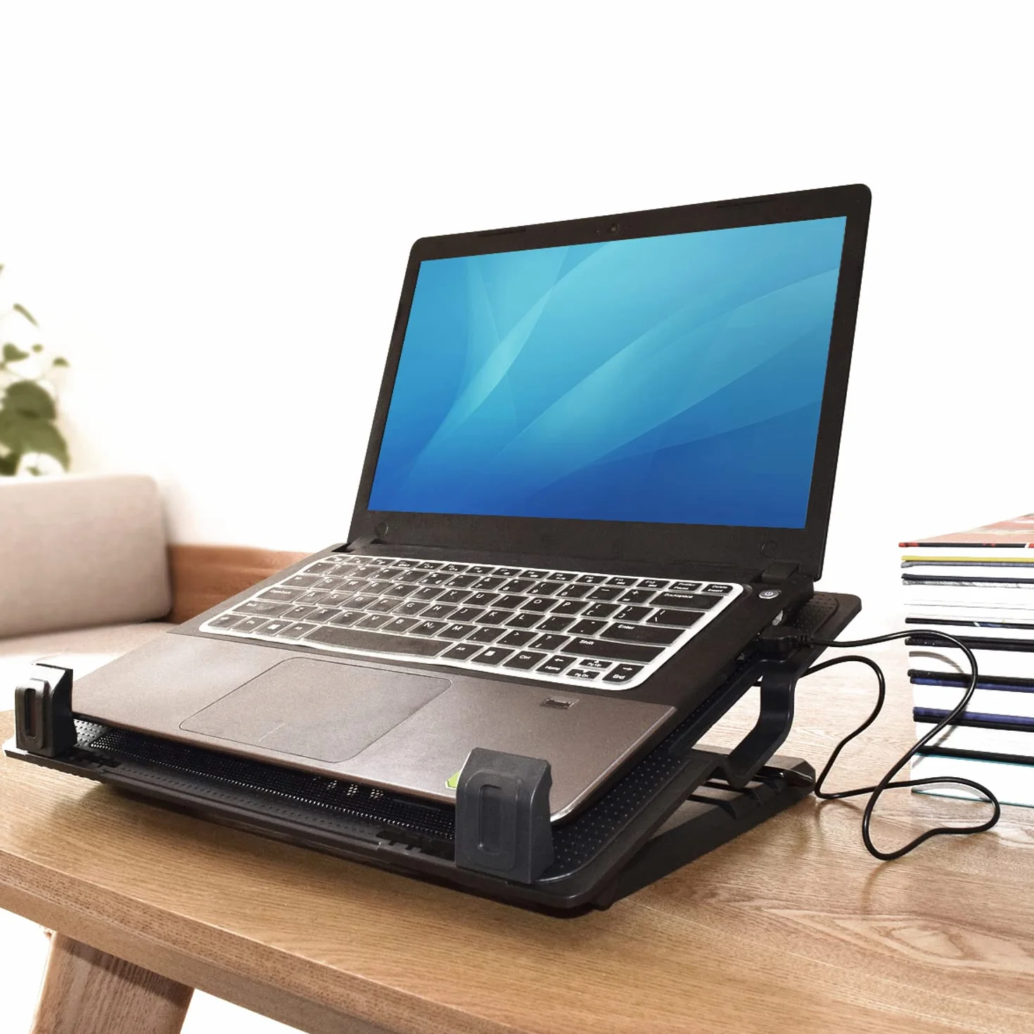 ACT AC8110 podkładka chłodząca do laptopa 43.2 cm, stojak z regulacją wysokości, 5 pozycji ergonomicznych, 1 cichy wentylator, port USB
