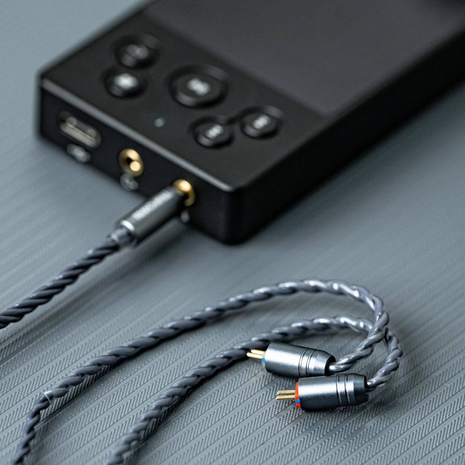 Tripowin Grace Odłączany kabel słuchawkowy OFC z mikrofonem, 0,78 mm, 2-pinowy HiFi, do audiofilów, konstrukcja zapobiegająca plątaniu i inteligentnym sterowaniu (2-pinowy)
