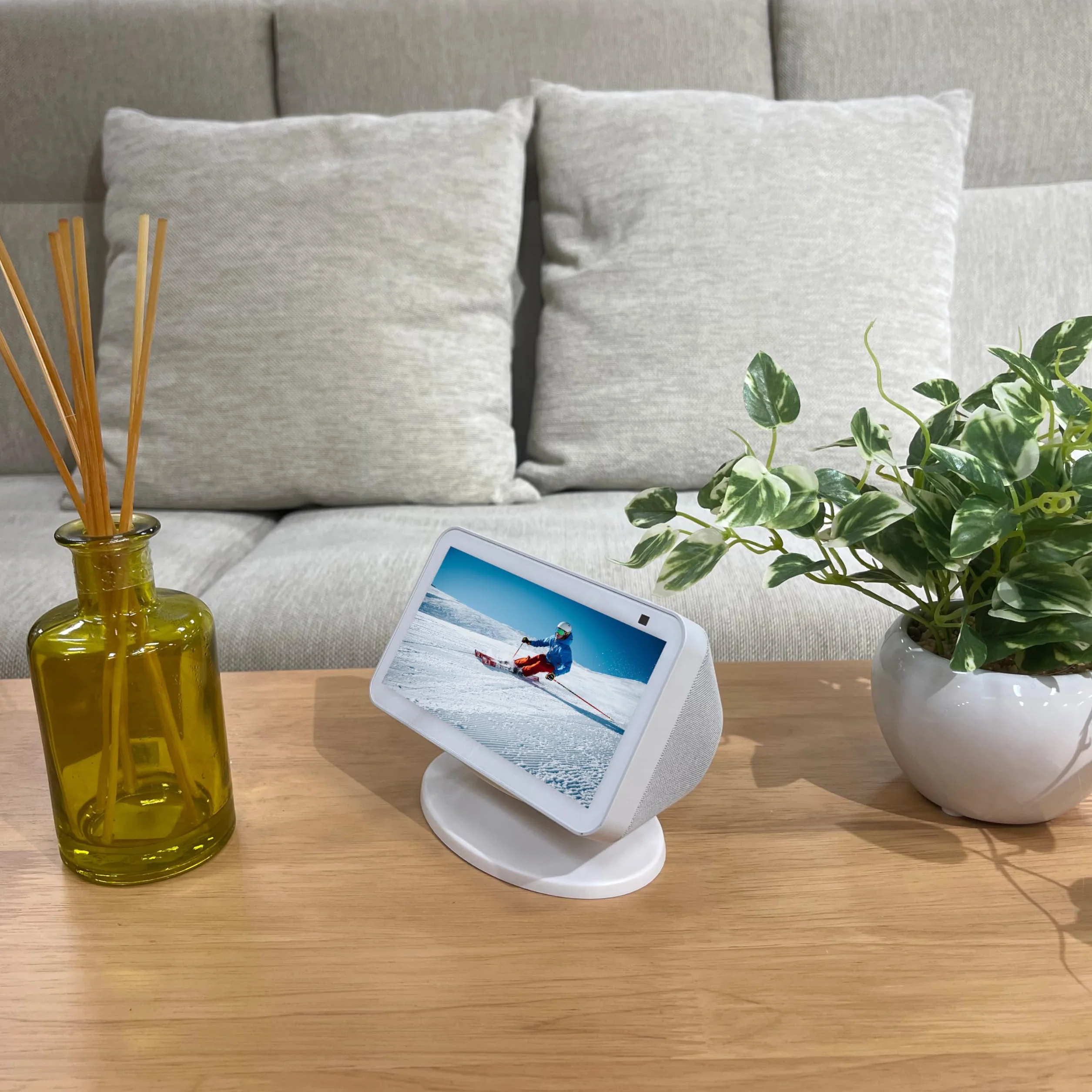 Sintron Regulowany stojak na wyświetlacz Smart Display do Show 5 & Show 8 (1. generacja), magnetyczny uchwyt do show 8 & Show 5 z obrotem o 360 stopni, funkcja nachylenia i antypoślizgowa podstawa (biały)