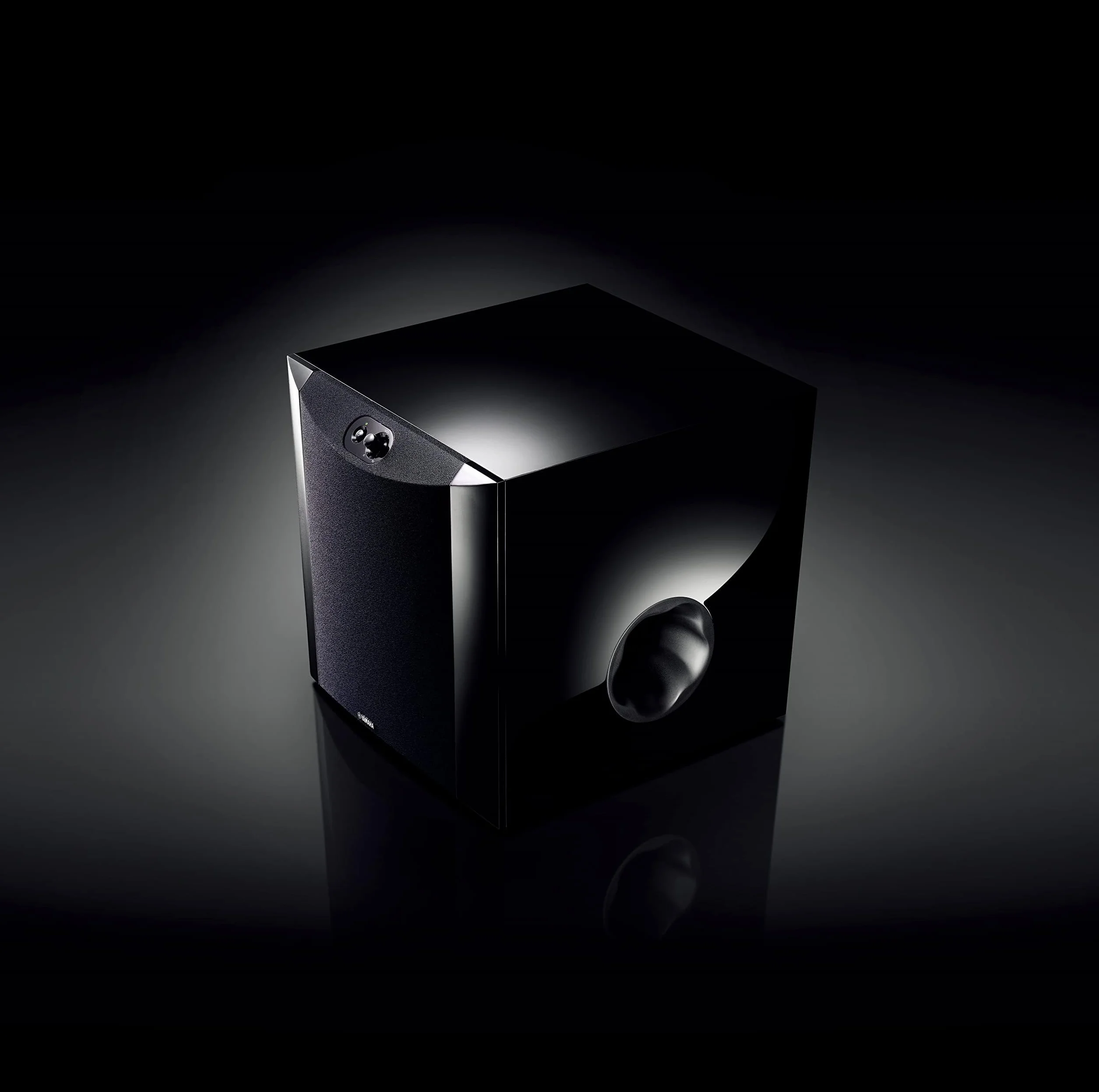 Yamaha NS-SW300 Front Firing subwoofer z opatentowaną rurą Twisted Flare Port Bassreflex, lakier fortepianowy, czarny